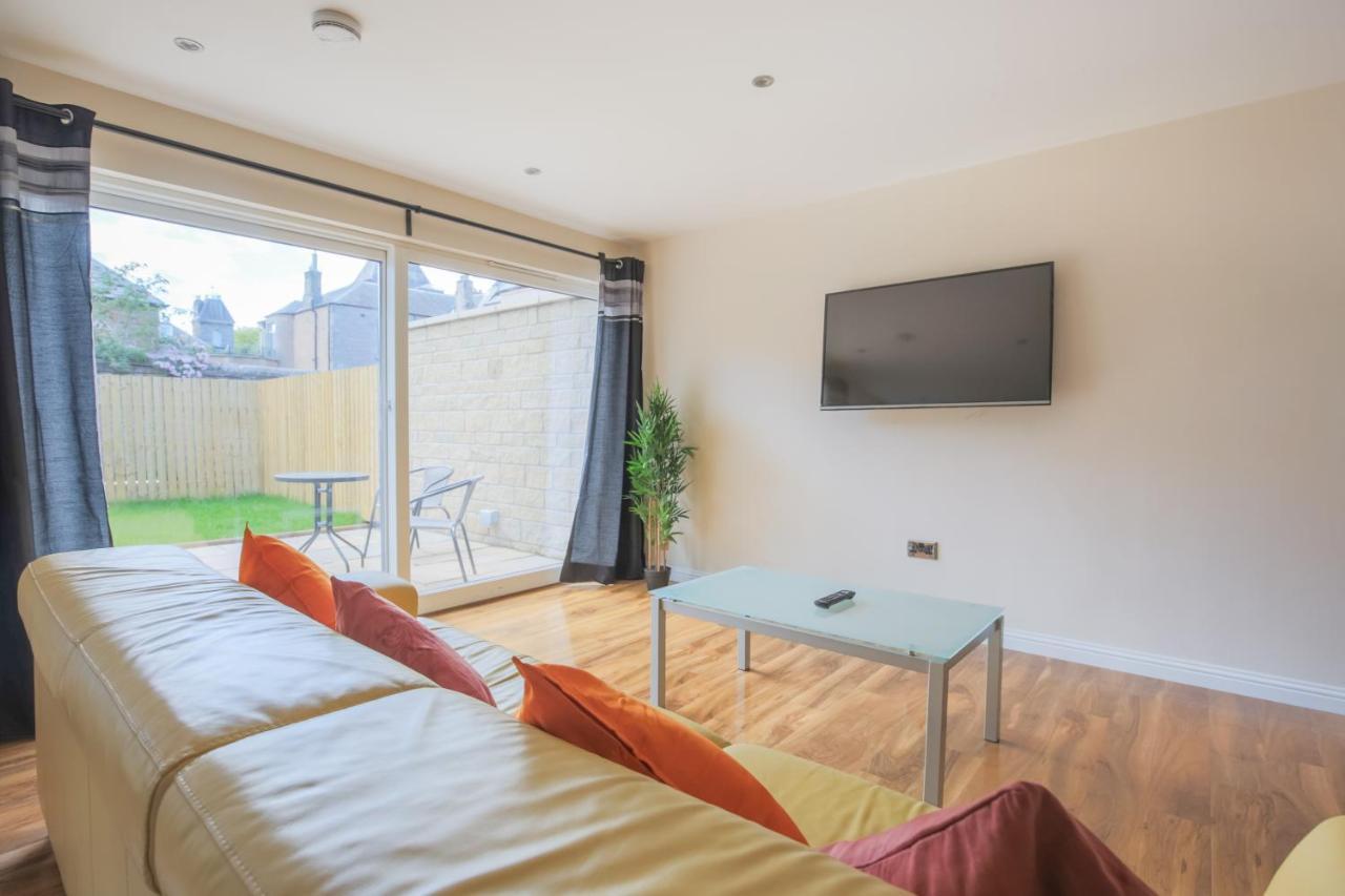 Stylish Modern Newly Built Apartment 15 Min From City Centre エディンバラ エクステリア 写真